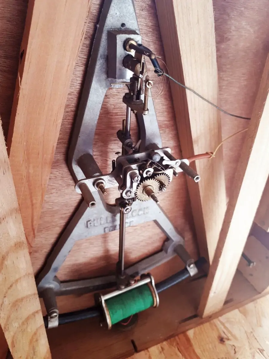 Réparation et révision d'une pendule Bulle-Clock