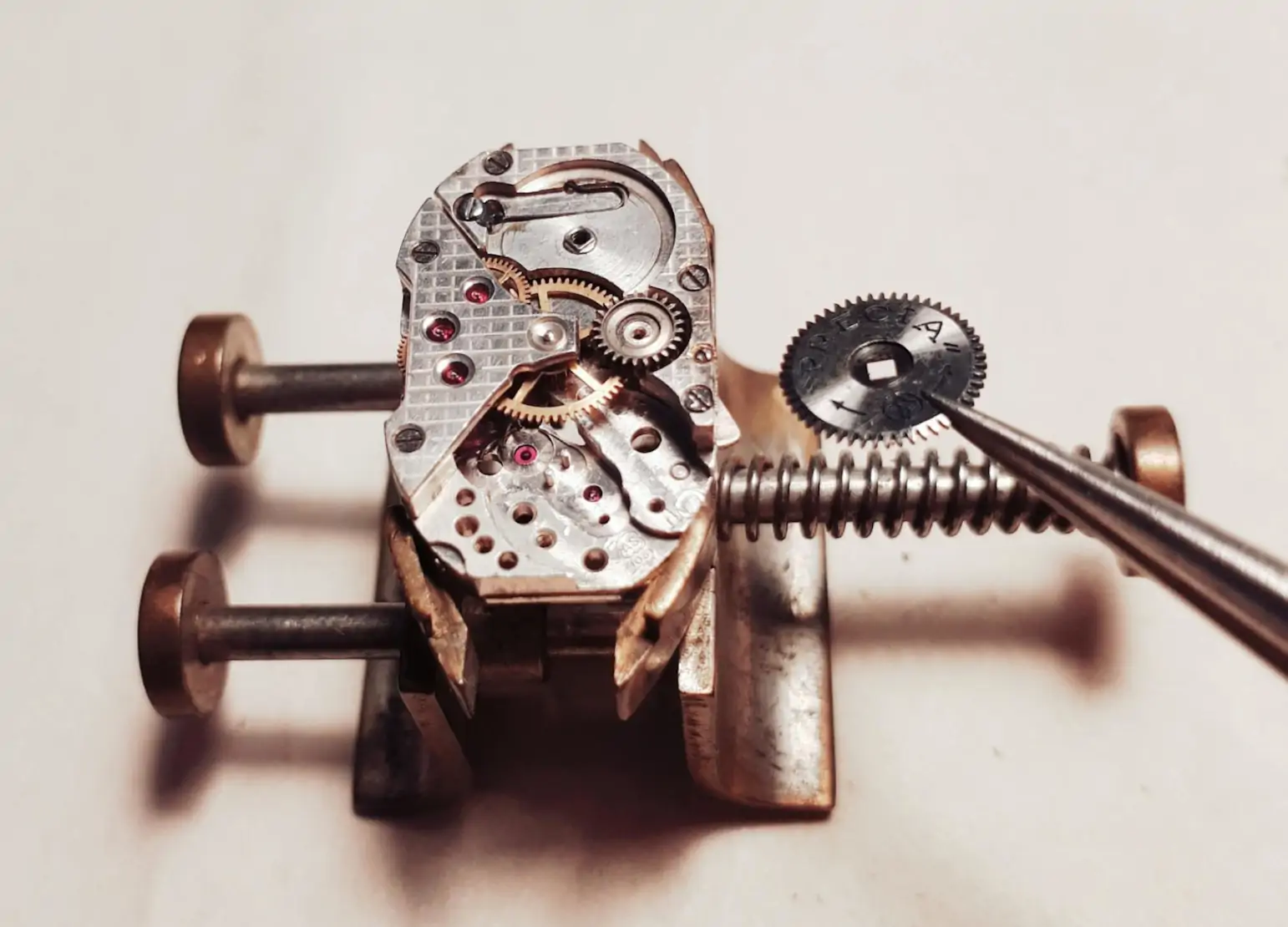 Révision d'une montre ancienne pour femme